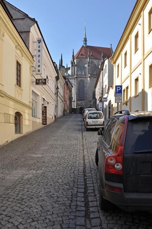 Pension Pod Vezi Kolín Kültér fotó